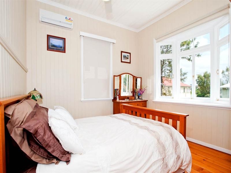 55 Raff Avenue, Holland Park QLD 4121