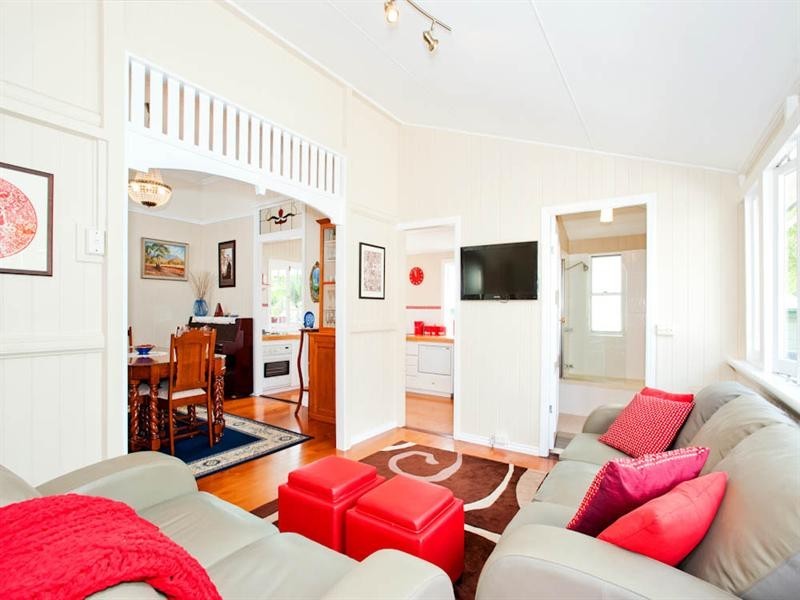 55 Raff Avenue, Holland Park QLD 4121