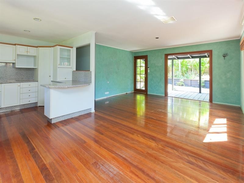 60 Dobbs Street, Holland Park West QLD 4121