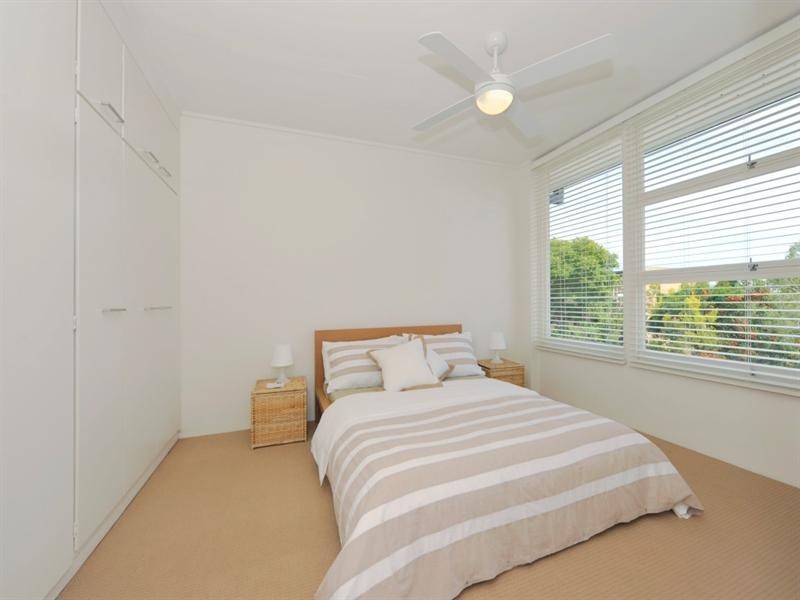 5/241 Cavendish Road, Coorparoo QLD 4151