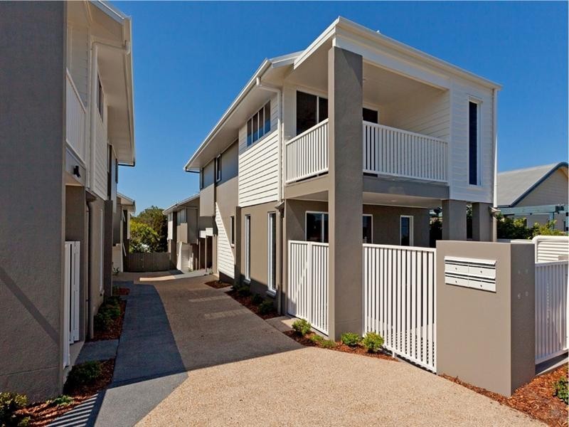 2/24 Bindaree Street, Greenslopes QLD 4120