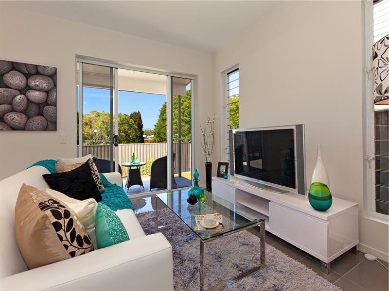 2/24 Bindaree Street, Greenslopes QLD 4120