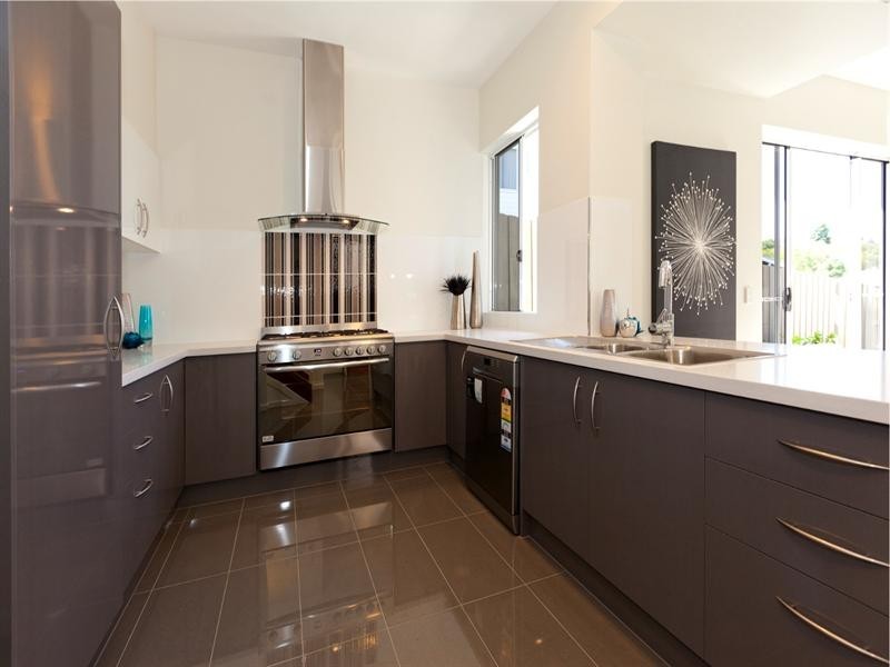 2/24 Bindaree Street, Greenslopes QLD 4120