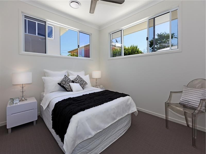 2/24 Bindaree Street, Greenslopes QLD 4120