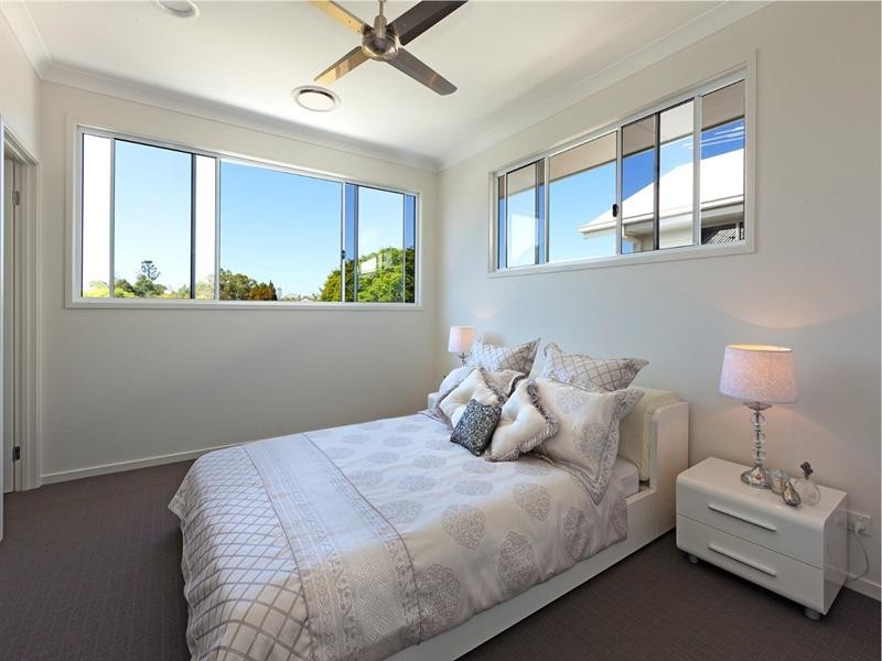 2/24 Bindaree Street, Greenslopes QLD 4120