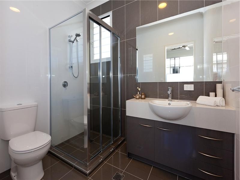 2/24 Bindaree Street, Greenslopes QLD 4120