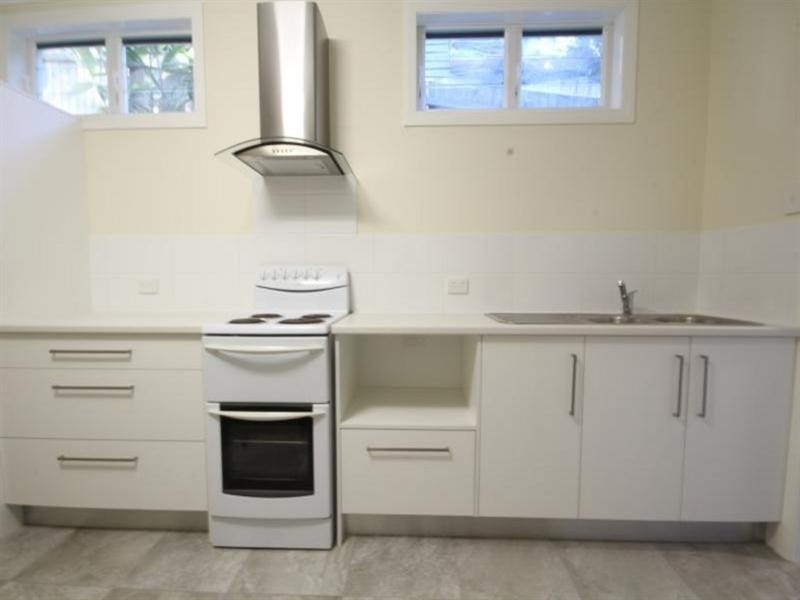 134 B Victor Street, Holland Park QLD 4121