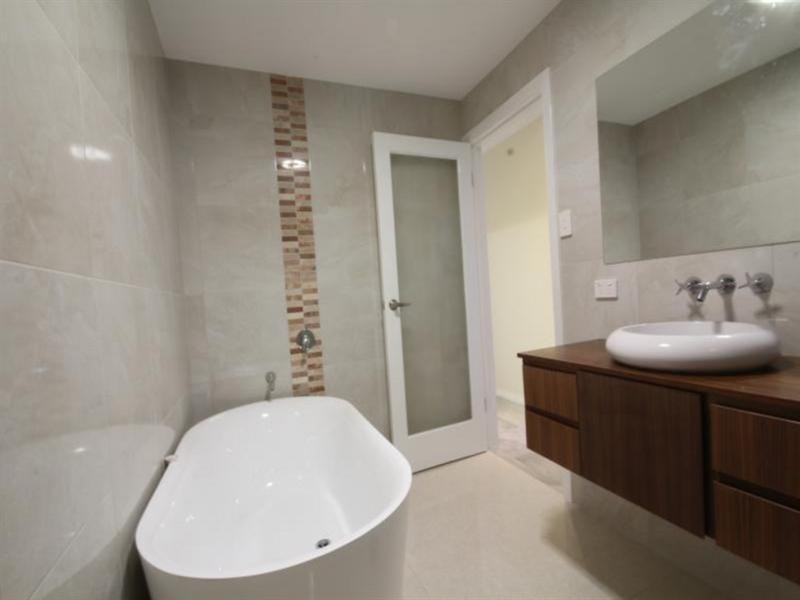 134 B Victor Street, Holland Park QLD 4121