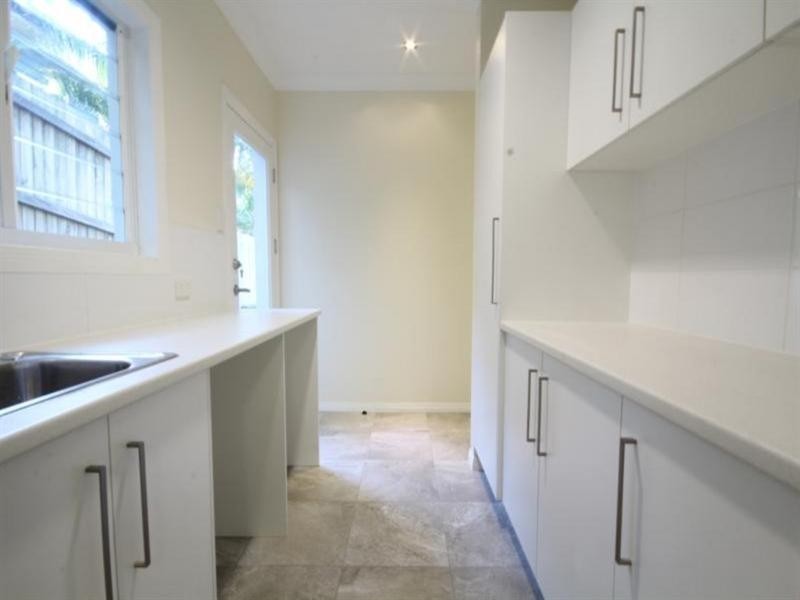 134 B Victor Street, Holland Park QLD 4121