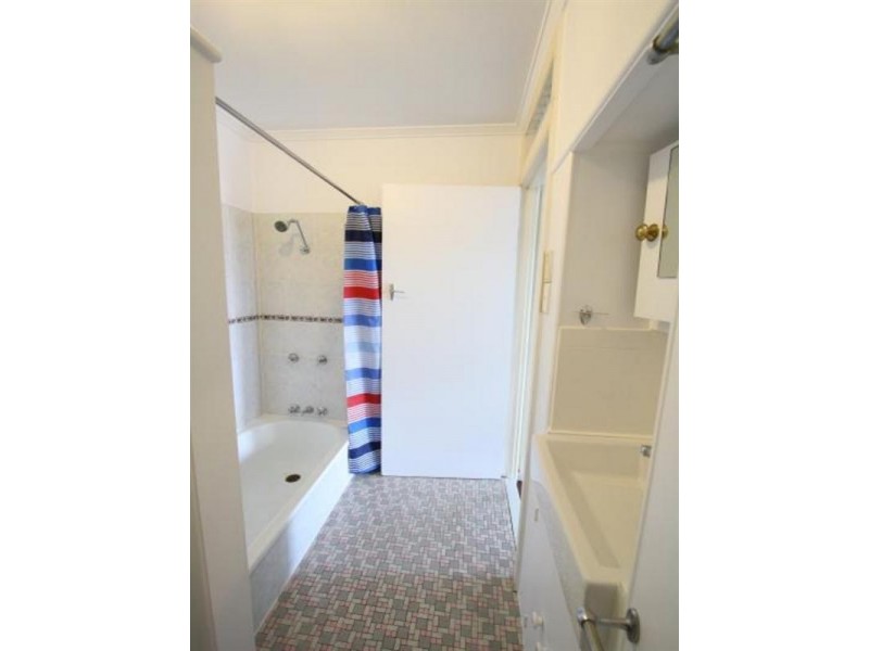 2/96 Ridge Street, Greenslopes QLD 4120