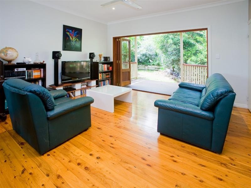 48 Waratah Avenue, Holland Park West QLD 4121