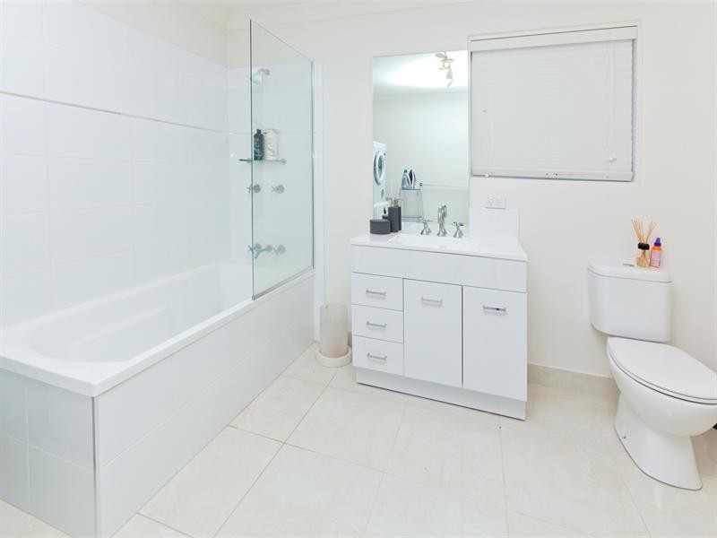 8/14 Parkham Avenue, Wavell Heights QLD 4012