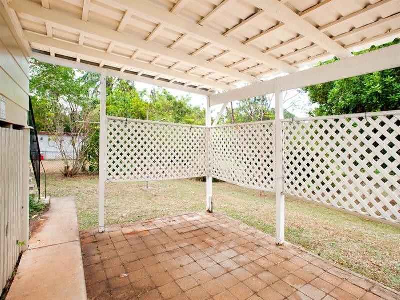 1108 Logan Road, Holland Park QLD 4121