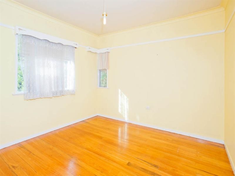 1108 Logan Road, Holland Park QLD 4121