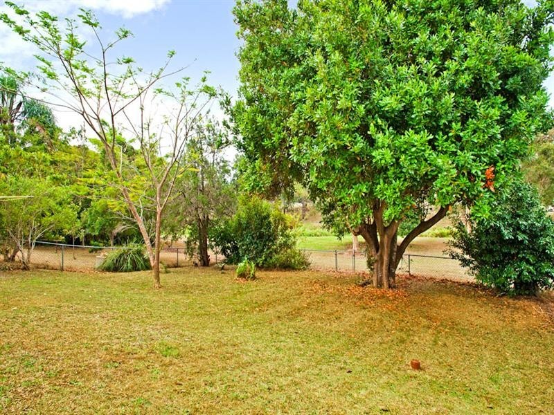 1108 Logan Road, Holland Park QLD 4121
