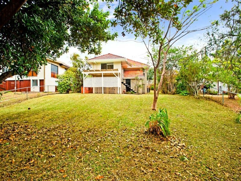 1108 Logan Road, Holland Park QLD 4121