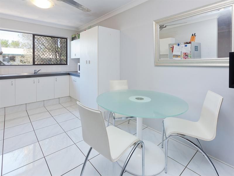 2/12 Carl Street, Woolloongabba QLD 4102