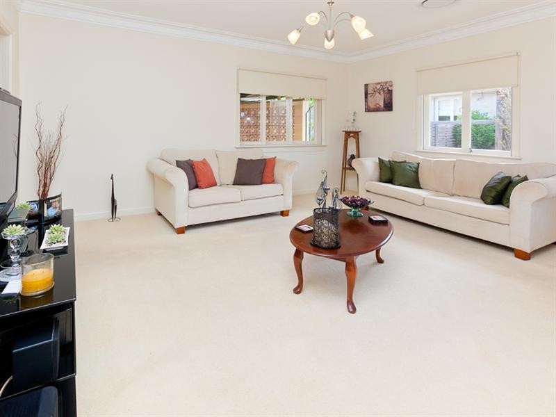 39 Sapphire Street, Holland Park QLD 4121