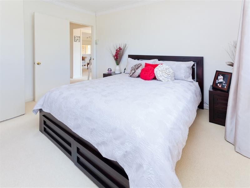 39 Sapphire Street, Holland Park QLD 4121