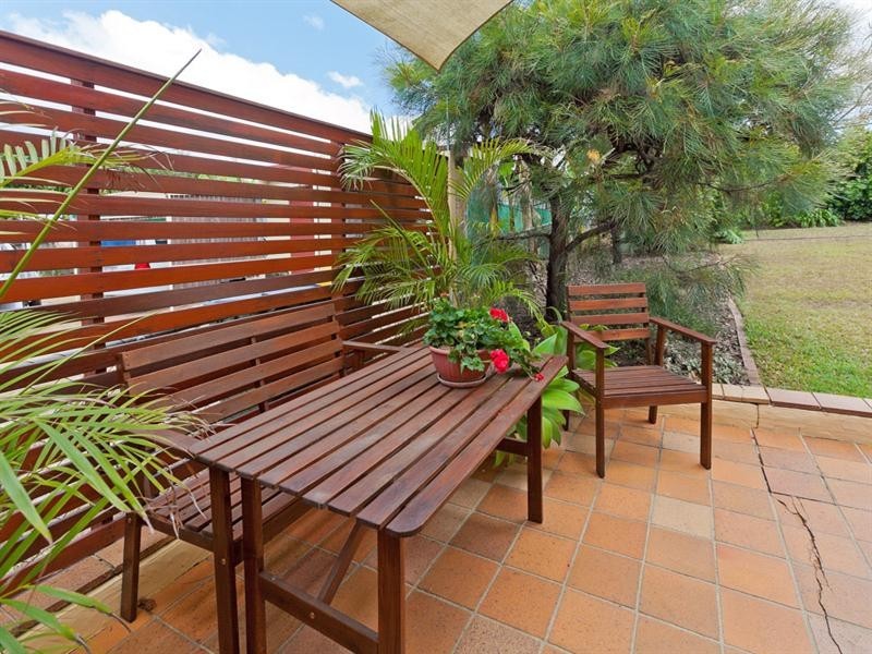 39 Sapphire Street, Holland Park QLD 4121