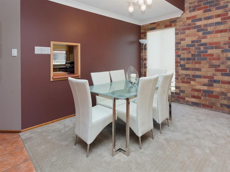 4 Hewton Court, Wishart QLD 4122