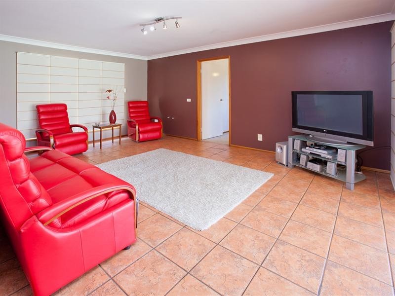 4 Hewton Court, Wishart QLD 4122