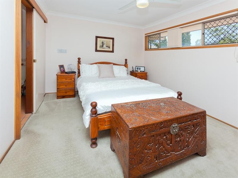 4 Hewton Court, Wishart QLD 4122