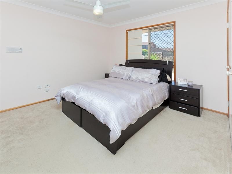 4 Hewton Court, Wishart QLD 4122