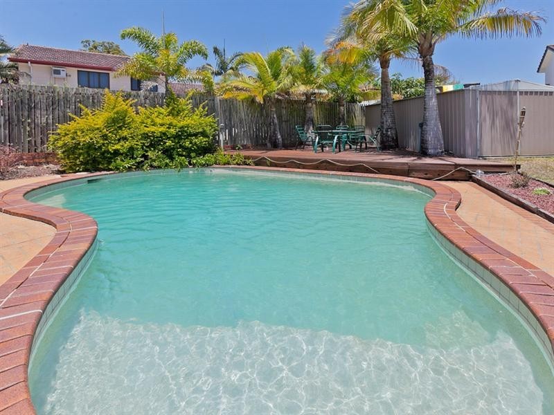 4 Hewton Court, Wishart QLD 4122