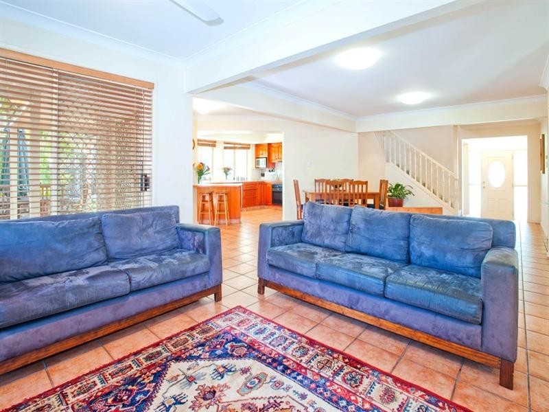 6 Femme Court, Eight Mile Plains QLD 4113