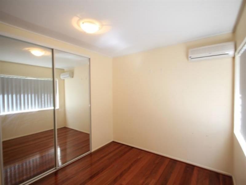 2/402 Nursery Road, Holland Park QLD 4121