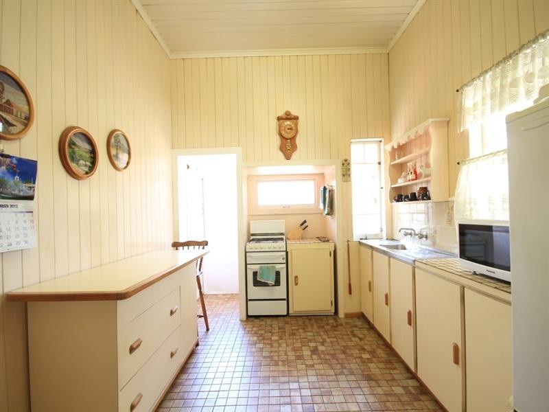 94 Juliette Street, Greenslopes QLD 4120