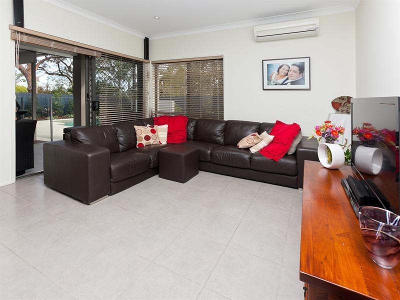 132 Tristania Way, Mount Gravatt East QLD 4122
