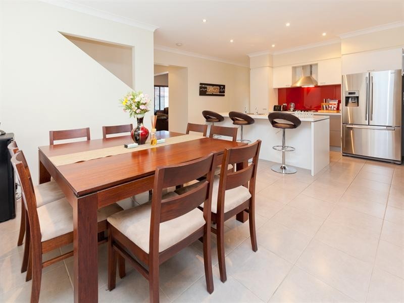 132 Tristania Way, Mount Gravatt East QLD 4122