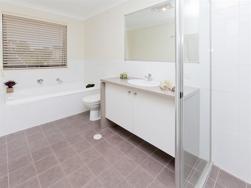 132 Tristania Way, Mount Gravatt East QLD 4122