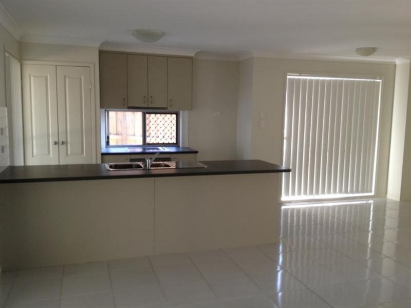 28 Friend Street, Gumdale QLD 4154