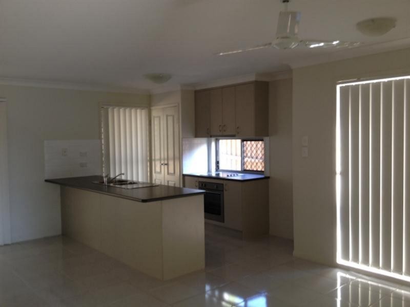 28 Friend Street, Gumdale QLD 4154