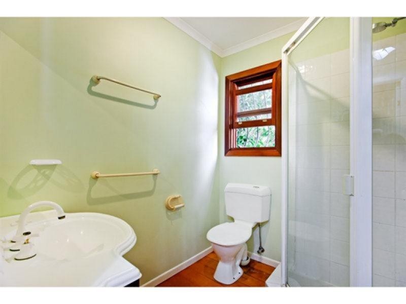7 Gower Street, Holland Park West QLD 4121