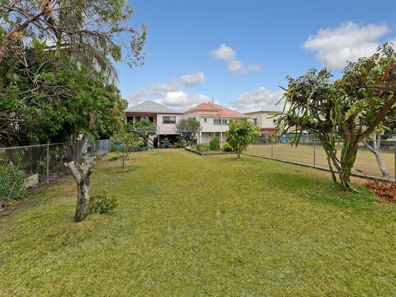 24 Wolseley Street, Woolloongabba QLD 4102