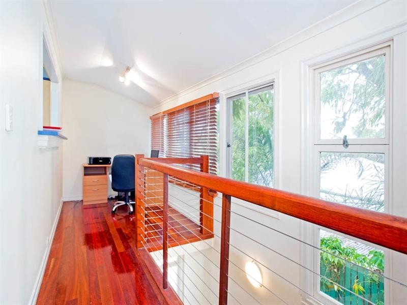 61 Hawkwood Street, Mount Gravatt East QLD 4122