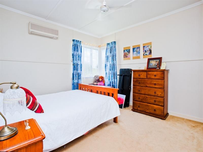 29 Seville Road, Holland Park QLD 4121