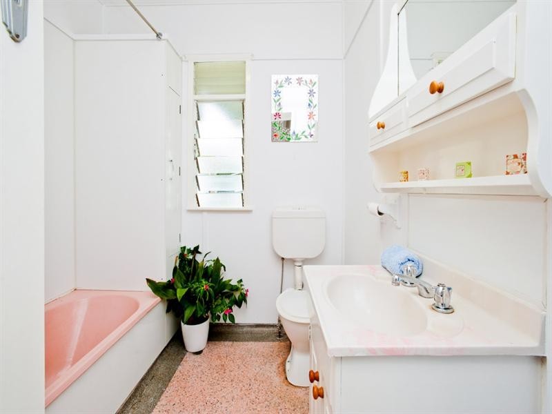 29 Seville Road, Holland Park QLD 4121