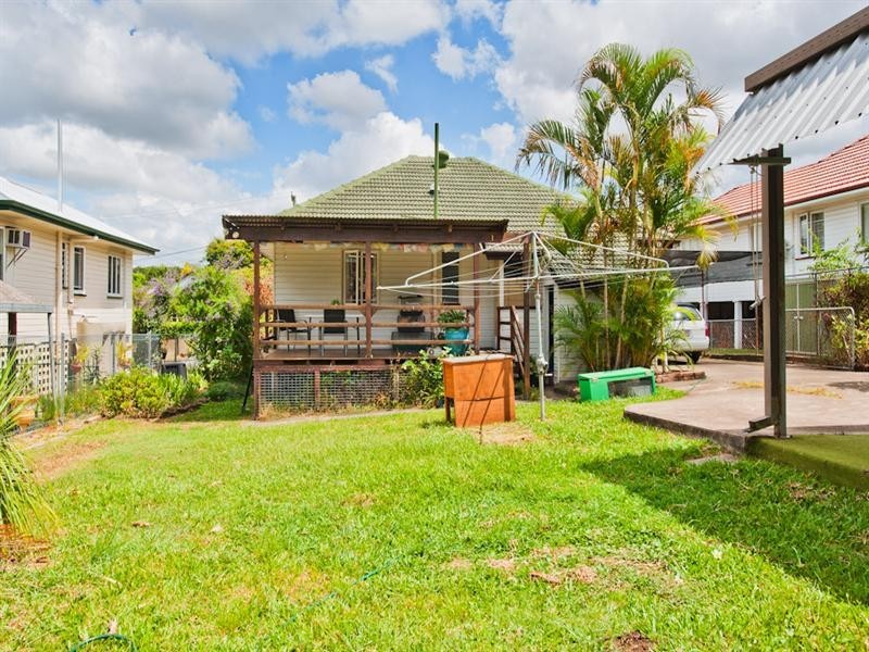 29 Seville Road, Holland Park QLD 4121