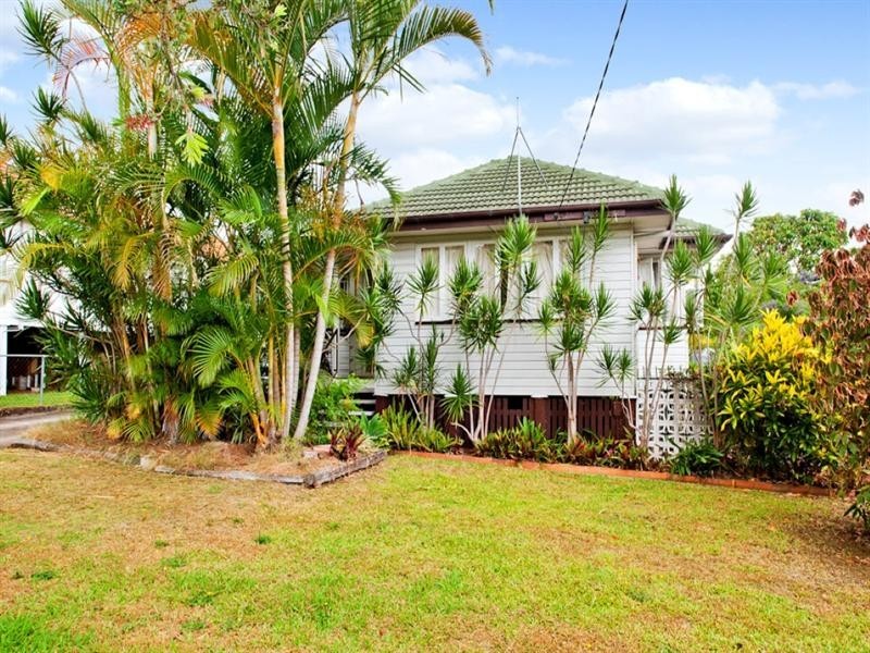 29 Seville Road, Holland Park QLD 4121