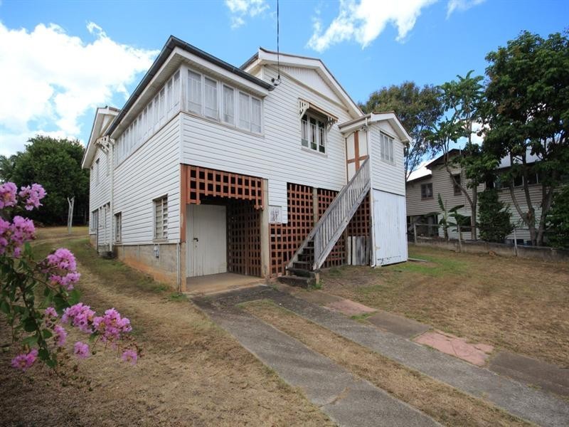 18 Birdwood Road, Holland Park West QLD 4121