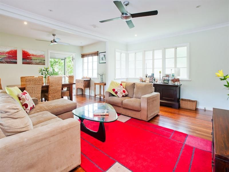 91 Layard Street, Holland Park QLD 4121