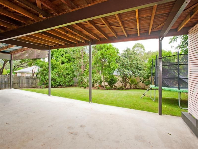 91 Layard Street, Holland Park QLD 4121