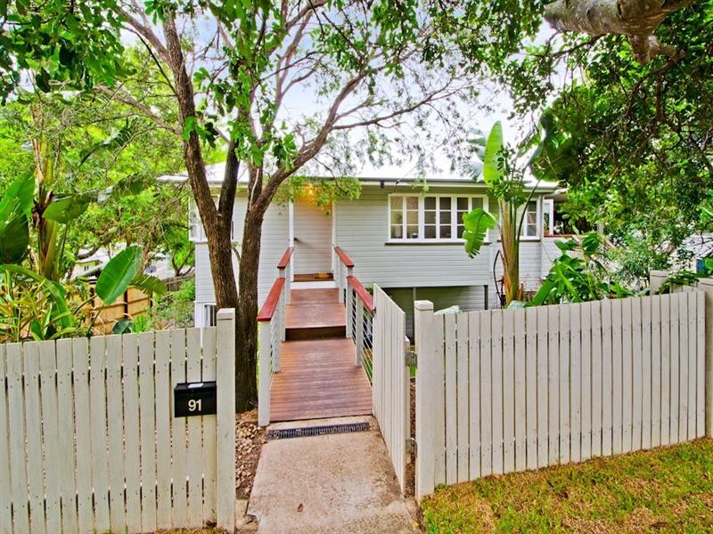 91 Layard Street, Holland Park QLD 4121