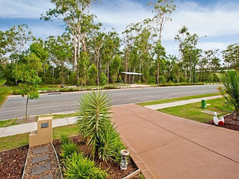 77 Cardena Drive, Augustine Heights QLD 4300