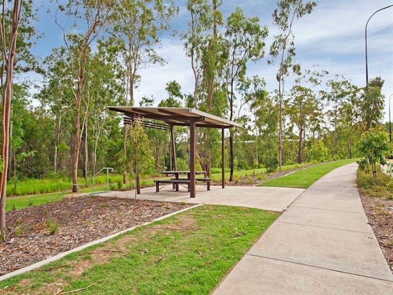 77 Cardena Drive, Augustine Heights QLD 4300